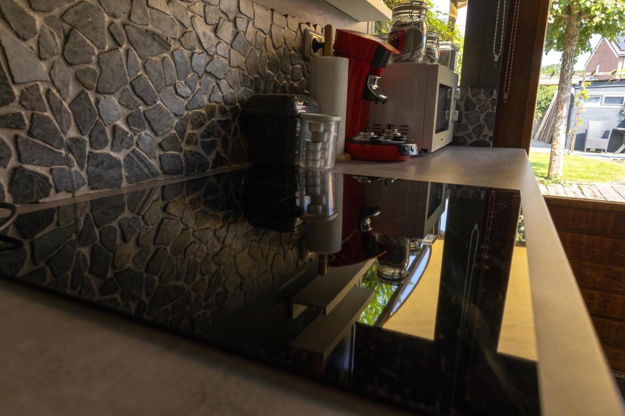 Bed & Breakfast 28 Appartement Met Prive Tuin 아센 외부 사진